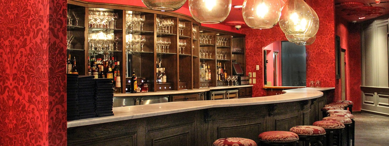 The bar inside of Bar Pino