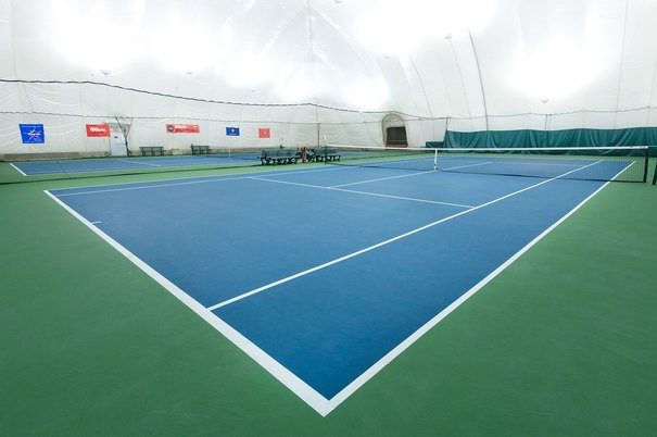 blue tennis court