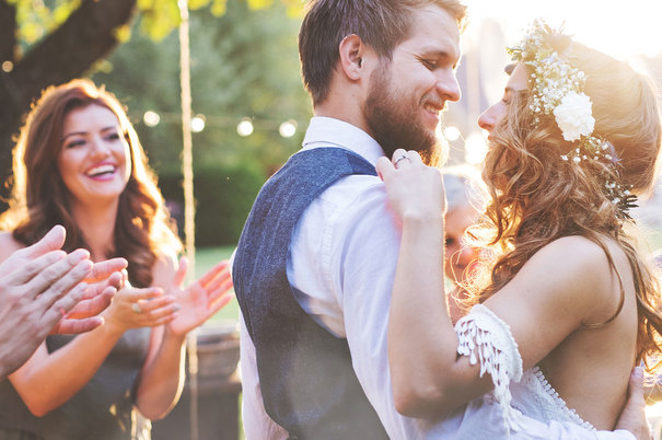 Newly weds share an intimate moment on the dance floor