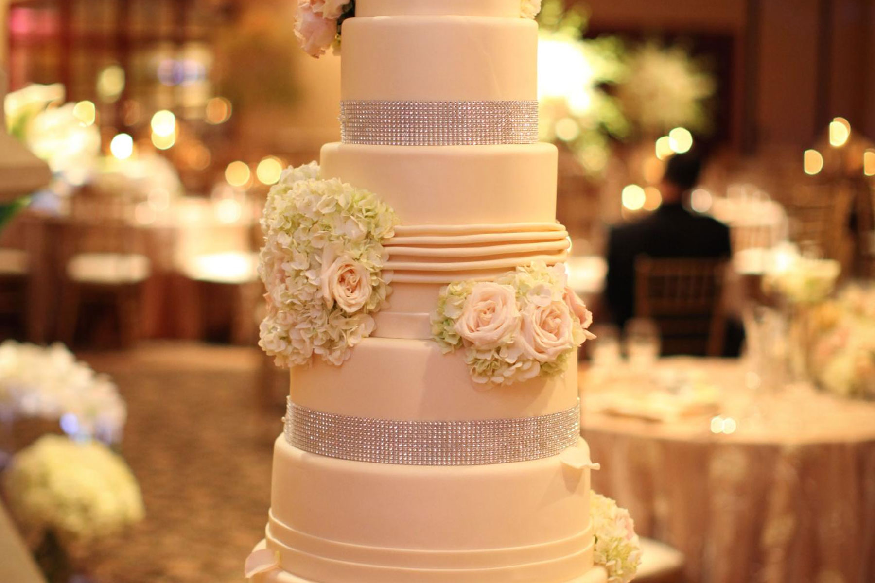 Close up of white Wedding Cake at Turning Stone wedding reception venue