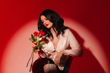 Maddie Ryan Headshot with Roses